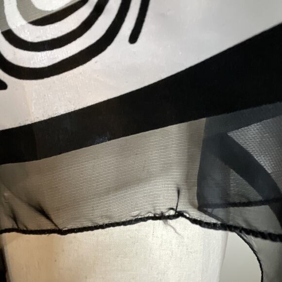 SILK FREE Scarf Poncho 100% Polyester Black White Geometric Print Made in Korea - Picture 11 of 16